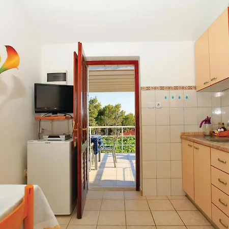 Lovely In Siroka With Kitchen Vela Luka