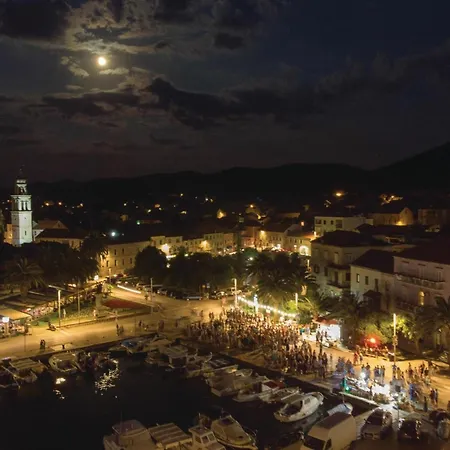 Holiday home Lovely In Siroka With Kitchen Vela Luka