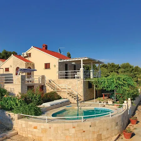 Lovely In Siroka With Kitchen Vela Luka